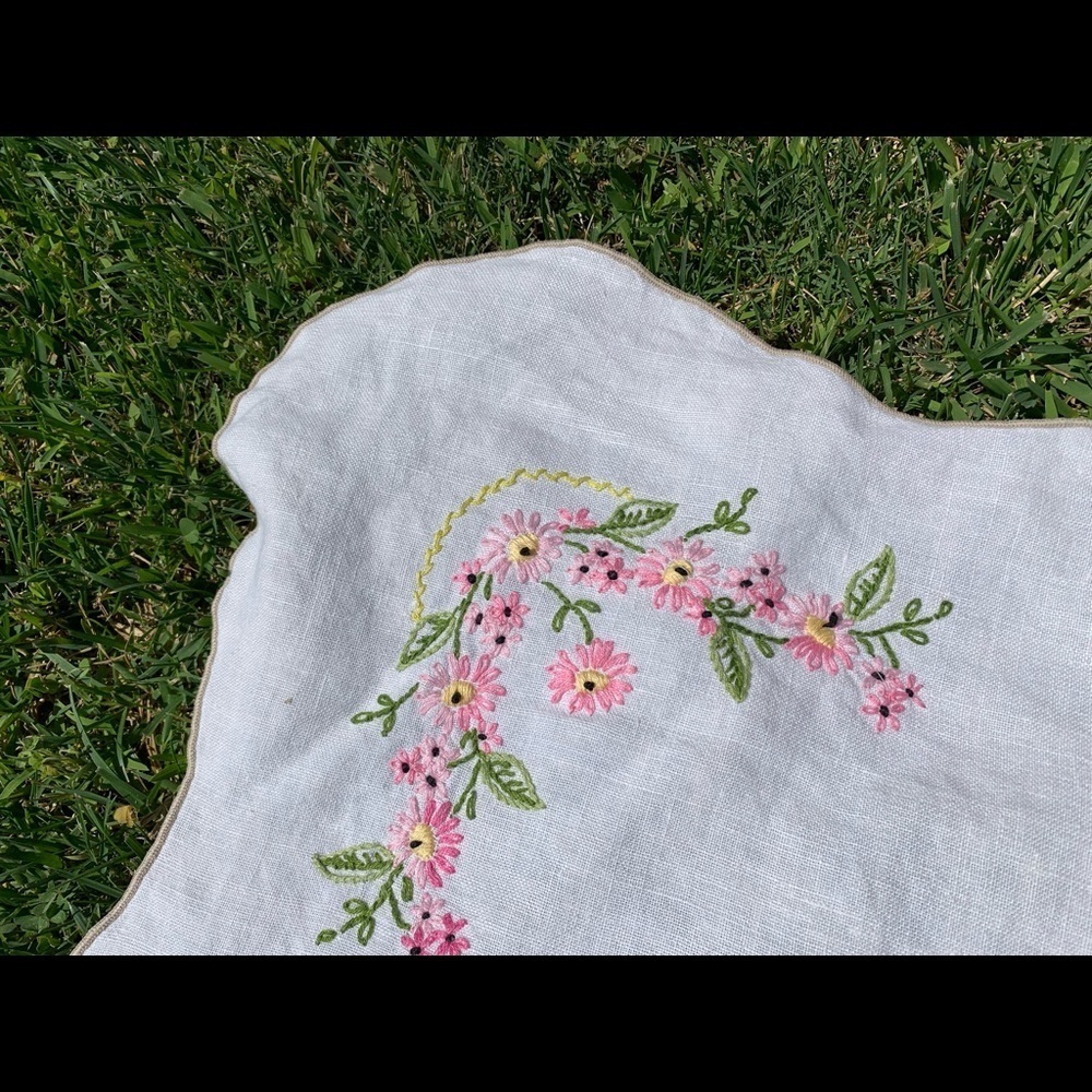 Table Cloths - Picture 6 of 6